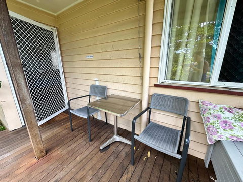Zen Escape Guest House- Hidden Little Gem, Funky Corner, Boutique Granny Flat - Dalby Accommodation 2