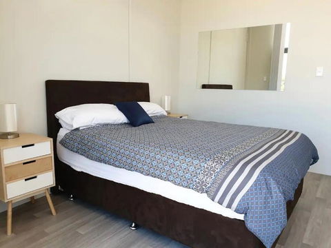 Waverley Apartment E-one Bedroom Wifi Available - Dalby Accommodation 3