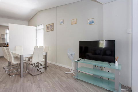 Waverley Apartment F-two Bedrooms Wifi Available - Dalby Accommodation 3
