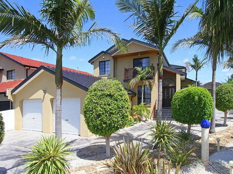 Welcome To Goodwood House! 12 Mins To Melbourne International Airport! - Dalby Accommodation 0