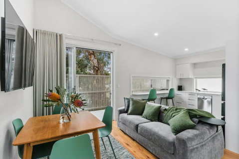WILL56 - Gumtree Studio - Dalby Accommodation 1