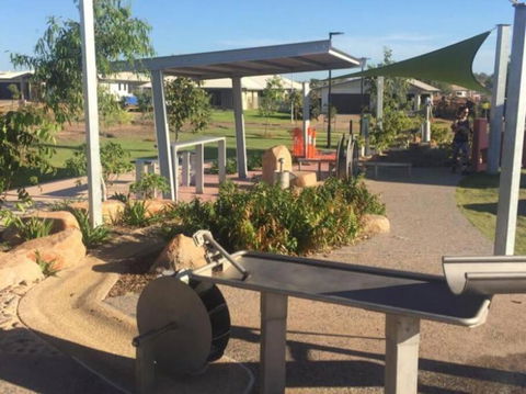 Zenhouse: 4BR Stylish Work/Family Home In Muirhead - Dalby Accommodation 1