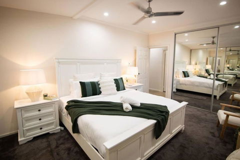 ZenLux Rosewood Luxury Family Escape - Pool - BBQ - Dalby Accommodation 3