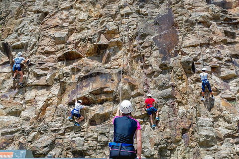 Rock Climbing At The Kangaroo Point Cliffs In Brisbane - Dalby Accommodation 2