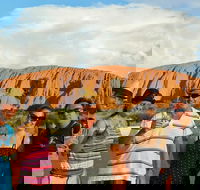 Ayers Rock Day Trip from Alice Springs Including Uluru Kata Tjuta and Sunset BBQ Dinner - Dalby Accommodation