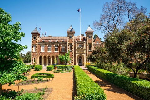 Perth Scavenger Hunt: Perched On A Swan - Dalby Accommodation 0
