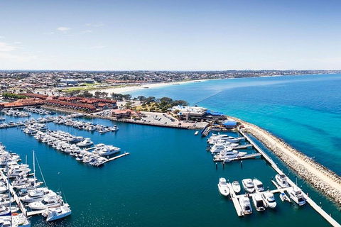 Glass Bottom Boat & Entry At AQWA - Dalby Accommodation 2